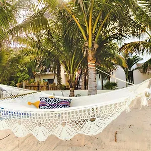 מלון La Puerta Azul Beachfront - Adults Only, הולבוקס איילנד